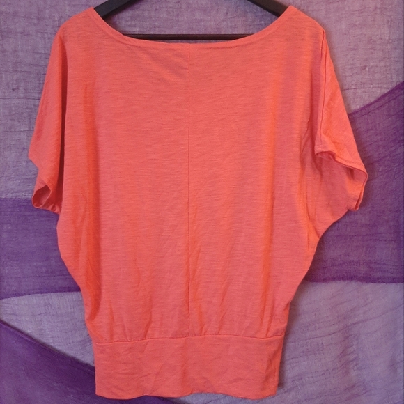 Top - Picture 2 of 4